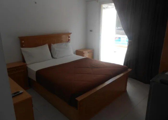 Fox House & El Gouna Szálloda 4*